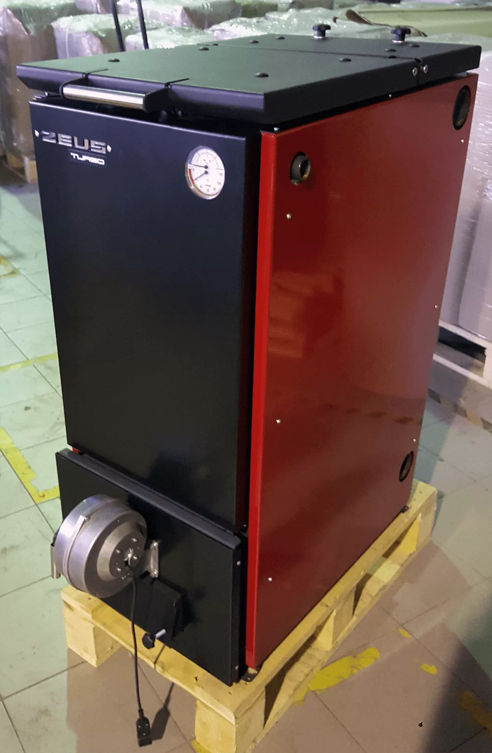 Полуавтоматический котёл длительного горения Zeus TURBO